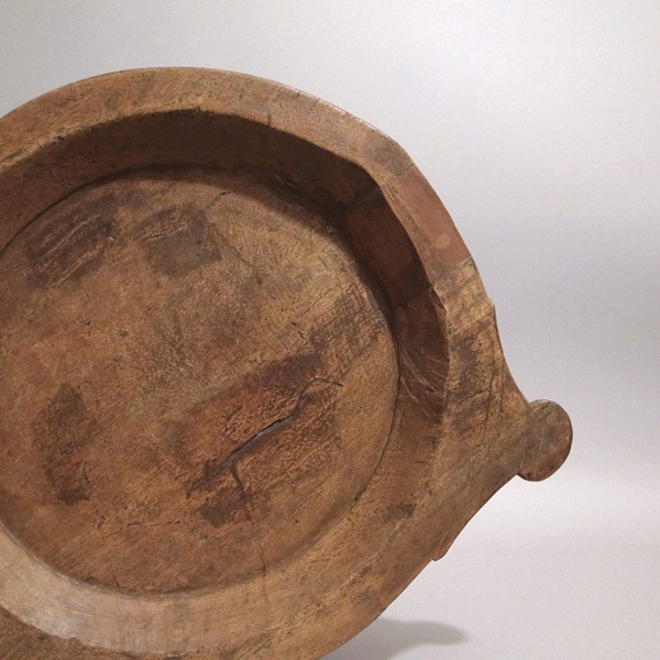 19世紀の耳付き木皿-ディティール