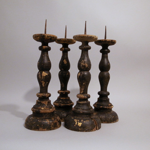 17世紀の木製燭台-4本