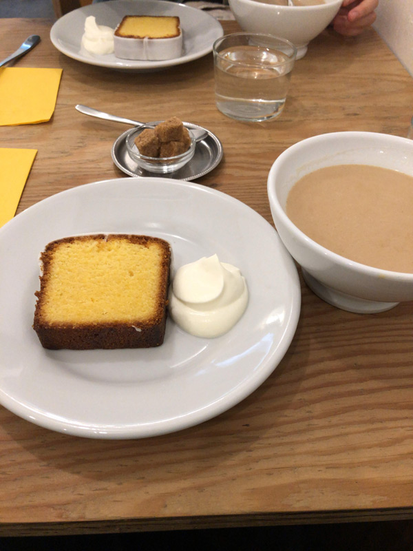buikブイック-レモンケーキとカフェオレ