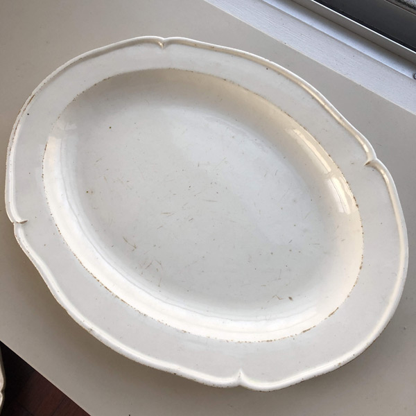 19世紀頃の白い皿-花リムのテラーリア大皿