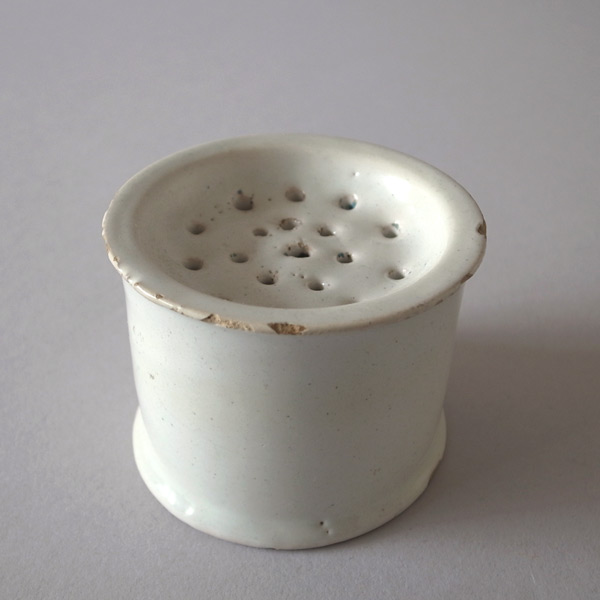 18-19世紀パウダー円筒容器-上部アップ