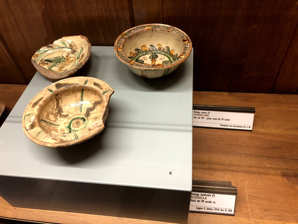 三彩マヨリカの考察-美術館の三彩マヨリカ陶片とその他の陶片