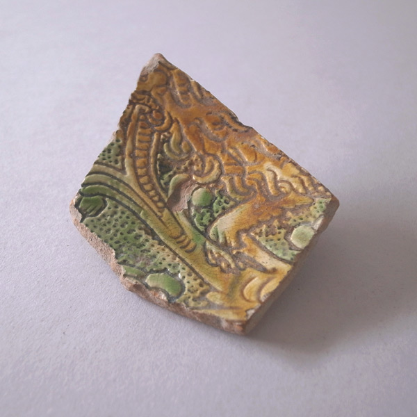 15-16世紀マヨリカ陶片-全体アップ