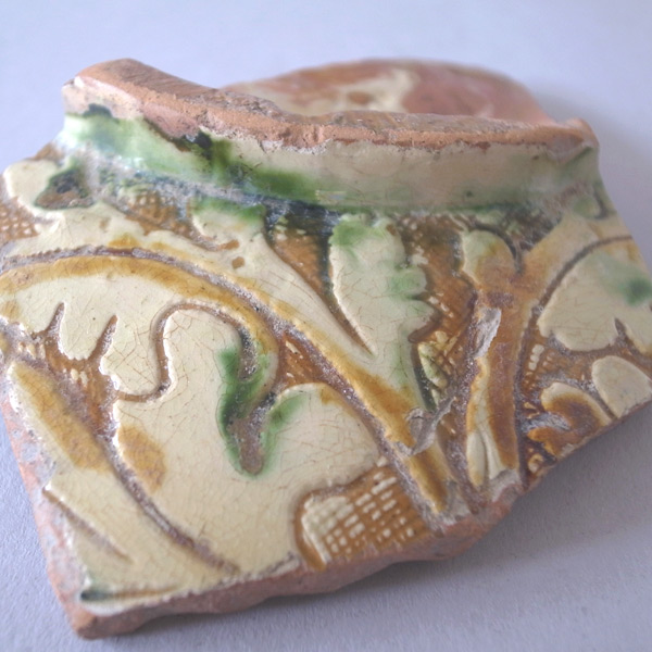 15-16世紀マヨリカ陶片-釉薬のディティール