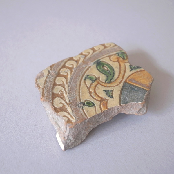 15-16世紀 三彩マヨリカ陶片その3-釉薬のディティール