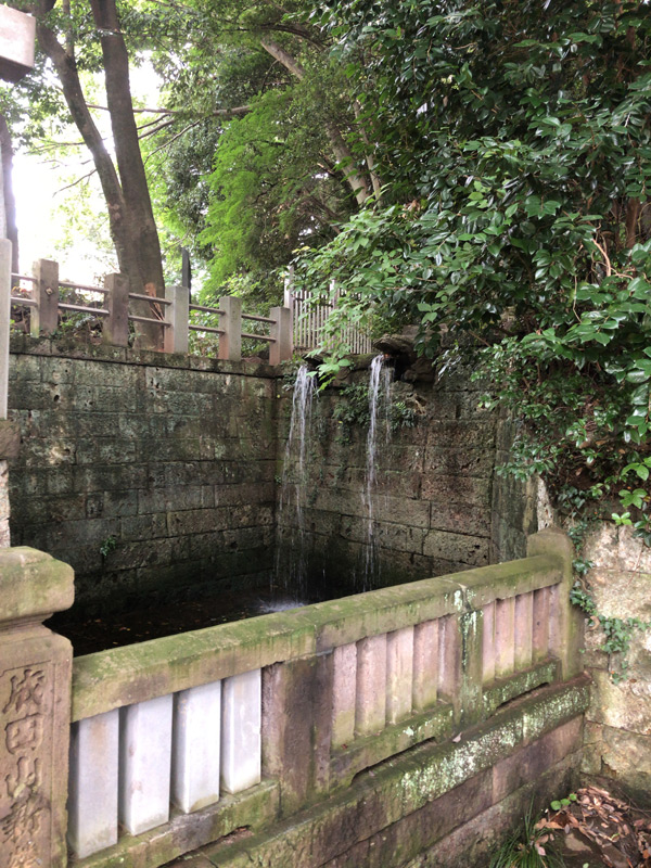 深大寺-外観の滝
