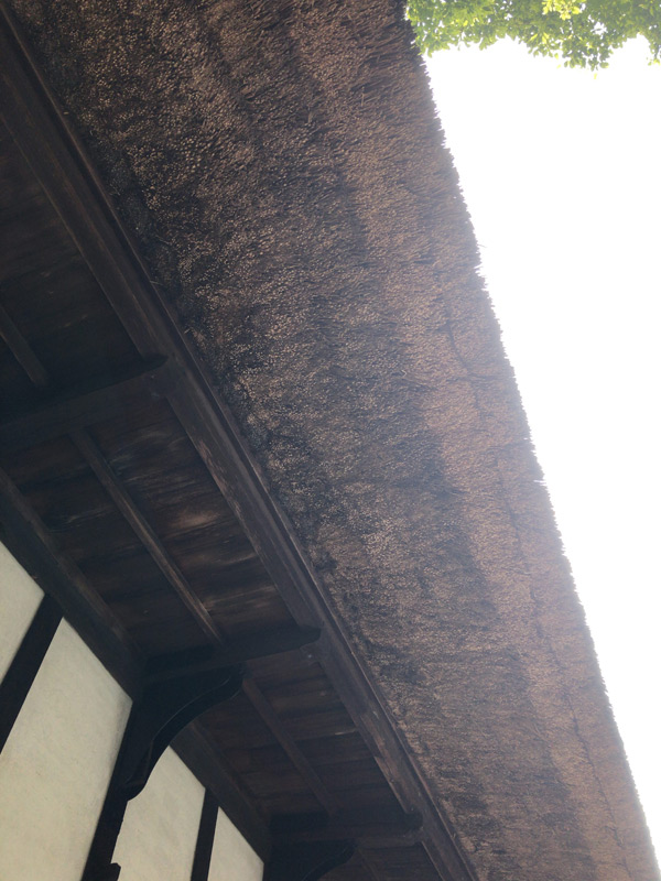 深大寺旧庫-藁葺き屋根