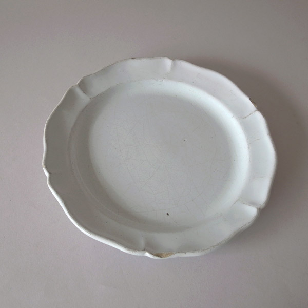 18-19世紀マヨリカ大皿-平置き角度別