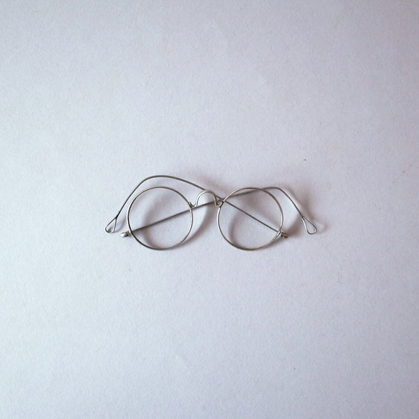 20世紀の丸眼鏡-正面全体