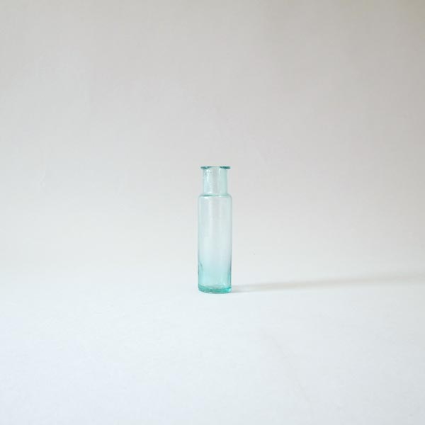 20世紀小さな薬瓶（青）-正面全体