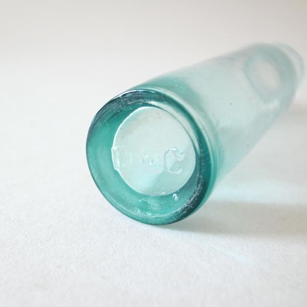 20世紀小さな薬瓶（青）-底面詳細